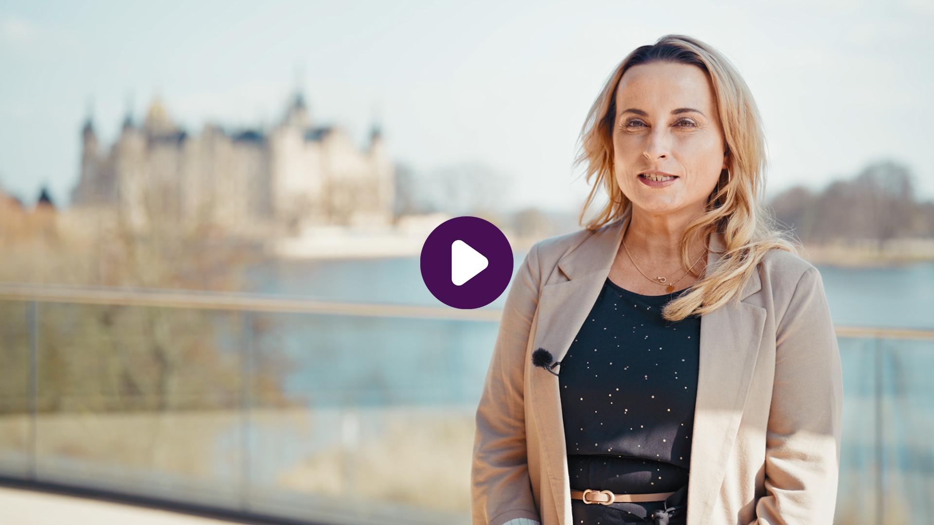 Franziska Scharnitzki im Interview auf der Dachterrasse der IHK zu Schwerin